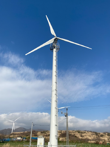 Focusing on southern and northern Hokkaido, Green Eco Energy Asset Management is developing and selling small wind power plants (19.2 kW) and reinvesting in ownership due to their high profitability.